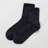 和紡布 ガラ紡の平編み靴下 黒／22-24cm