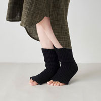 和紡布 ガラ紡のレッグウォーマー 黒